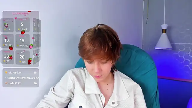 Snapshot of Tsuki_Maru chatting on May 23, 7:35 am Tsuki Maru online show from May 23, 7:35 am