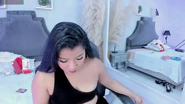 BritanyBrown  online show from March 12, 4:51 am