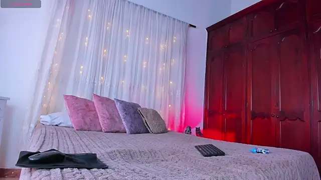 Snapshot of Shantal_777 chatting on September 12, 1:33 pm Shantal 777 online show from September 12, 1:33 pm