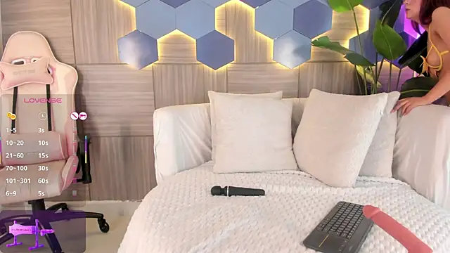 MilaGrace1 online show from May 2, 11:37 am