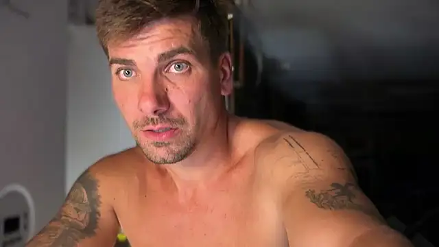 str8boyx online show from August 3, 10:57 pm