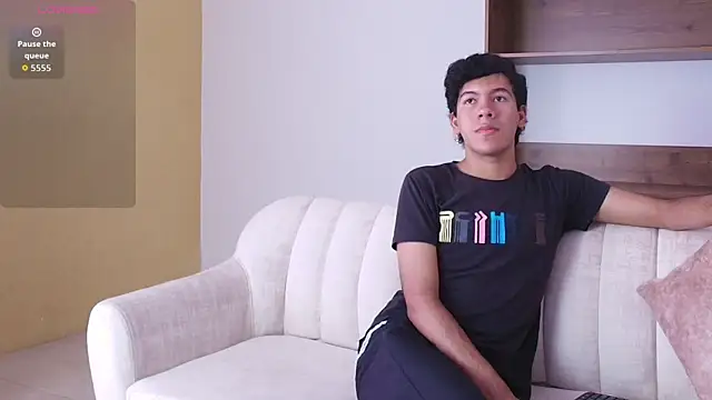 Snapshot of E_R_O_S_ chatting on September 10, 8:53 pm E R O S online show from September 10, 8:53 pm