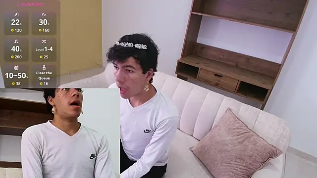 Snapshot of E_R_O_S_ chatting on September 18, 7:27 pm E R O S online show from September 18, 7:27 pm