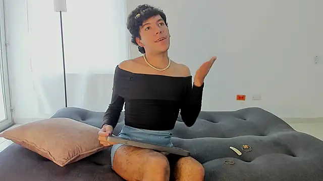 Snapshot of E_R_O_S_ chatting on October 18, 1:45 pm E R O S online show from October 18, 1:45 pm