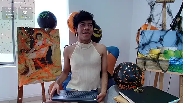 Snapshot of E_R_O_S_ chatting on October 24, 7:43 pm E R O S online show from October 24, 7:43 pm