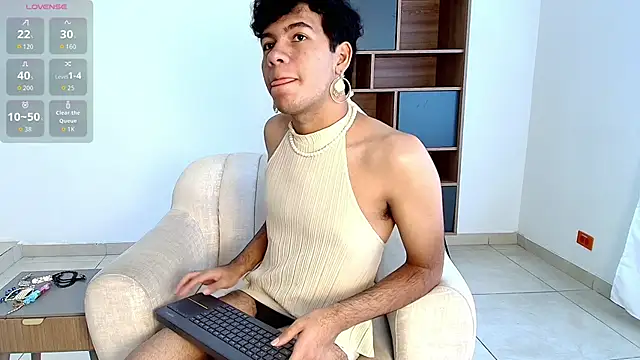 Snapshot of E_R_O_S_ chatting on November 6, 8:32 pm E R O S online show from November 6, 8:32 pm