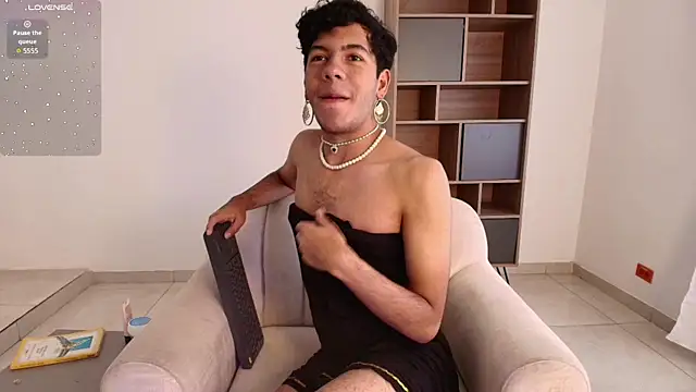 Snapshot of E_R_O_S_ chatting on November 16, 7:52 pm E R O S online show from November 16, 7:52 pm