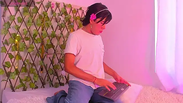 E R O S  online show from June 19, 12:09 pm