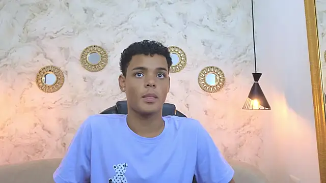 Snapshot of Valentino_Thompson chatting on September 15, 7:36 pm Valentino Thompson online show from September 15, 7:36 pm