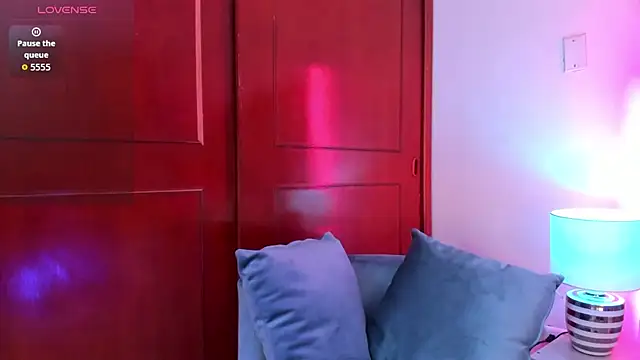 Snapshot of _valeria_saenz_ chatting on November 7, 3:06 am valeria saenz online show from November 7, 3:06 am