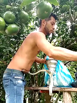 Snapshot of AlphaAlterX chatting on October 4, 9:46 pm AlphaAlterX online show from October 4, 9:46 pm