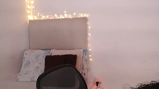 adelen smith online show from September 28, 4:34 pm