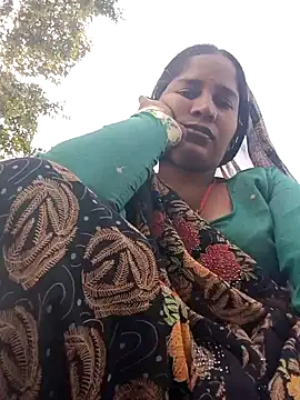 Snapshot of Hot_Seema83 chatting on October 19, 8:26 am Hot Seema83 online show from October 19, 8:26 am