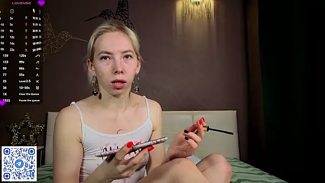 JuliannaWenger online show from February 1, 3:43 pm