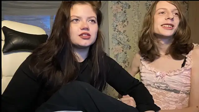 Snapshot of GoddessDarina chatting on September 19, 6:15 am GoddessDarina online show from September 19, 6:15 am