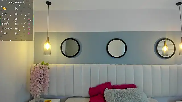 Snapshot of Mila_Hank_ chatting on November 3, 12:28 pm Mila Hank online show from November 3, 12:28 pm