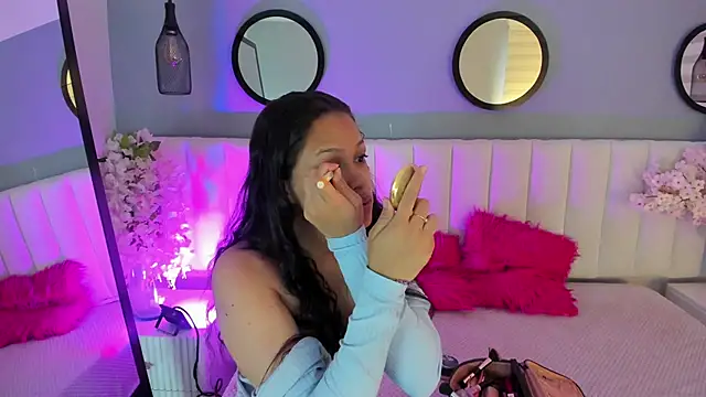 Snapshot of Mila_Hank_ chatting on November 27, 12:29 pm Mila Hank online show from November 27, 12:29 pm