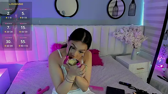 Snapshot of Mila_Hank_ chatting on December 3, 12:25 pm Mila Hank online show from December 3, 12:25 pm