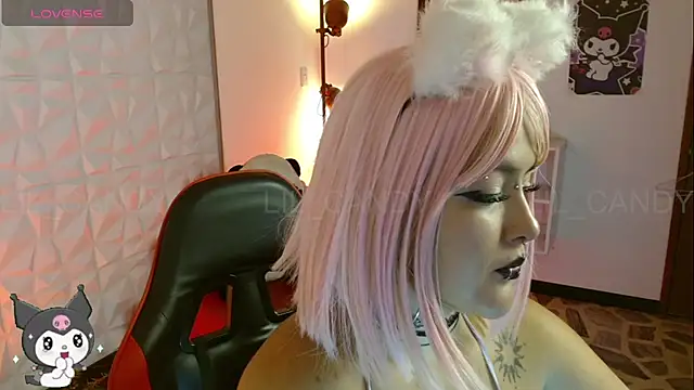 Snapshot of lil_candy77 chatting on May 9, 11:37 am lil candy77 online show from May 9, 11:37 am