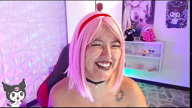 Snapshot of lil_candy77 chatting on May 10, 12:21 pm lil candy77 online show from May 10, 12:21 pm