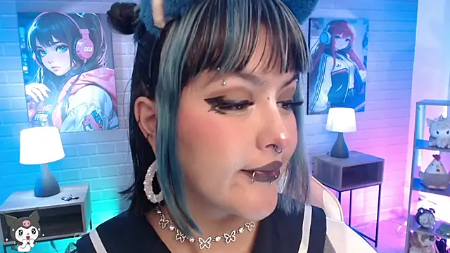 Snapshot of lil_candy77 chatting on May 27, 12:02 pm lil candy77 online show from May 27, 12:02 pm