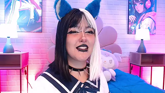 Snapshot of lil_candy77 chatting on June 30, 12:06 pm lil candy77 online show from June 30, 12:06 pm