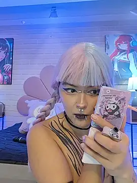 Snapshot of lil_candy77 chatting on July 13, 12:19 pm lil candy77 online show from July 13, 12:19 pm