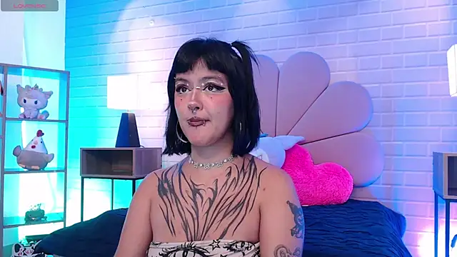 Snapshot of lil_candy77 chatting on July 23, 2:04 pm lil candy77 online show from July 23, 2:04 pm