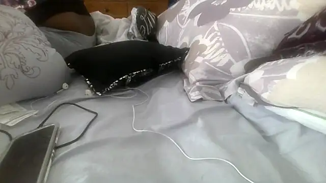 Snapshot of prettymaa chatting on January 6, 6:44 pm prettymaa online show from January 6, 6:44 pm