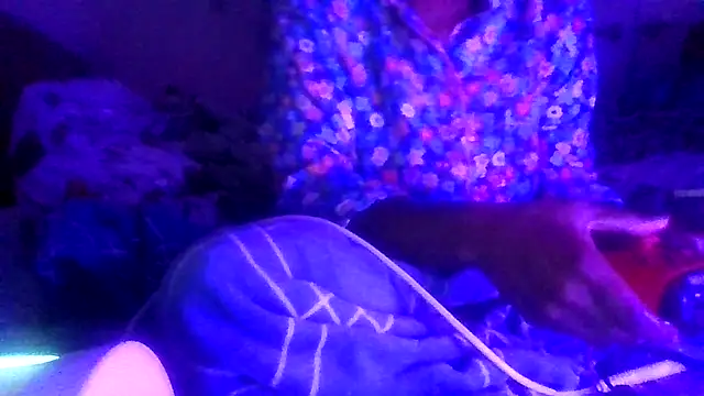 Snapshot of prettymaa chatting on April 10, 5:23 am prettymaa online show from April 10, 5:23 am