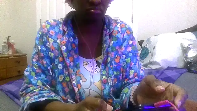 Snapshot of prettymaa chatting on May 6, 4:19 am prettymaa online show from May 6, 4:19 am