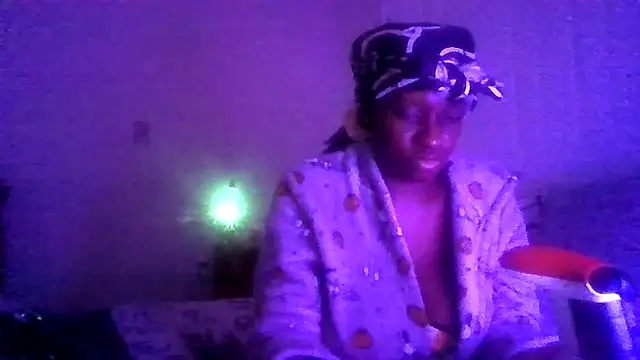Snapshot of prettymaa chatting on May 7, 4:07 am prettymaa online show from May 7, 4:07 am