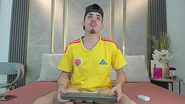 NikoStone  online show from June 28, 4:40 am