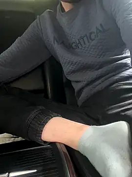 Snapshot of bmwe71 chatting on September 17, 10:06 am bmwe71 online show from September 17, 10:06 am