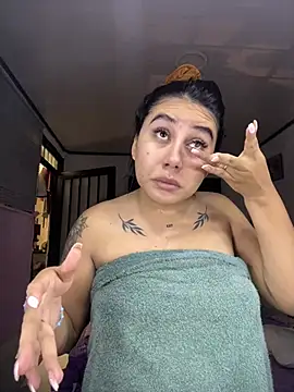 Snapshot of Sophie_Dreamss chatting on June 1, 8:43 pm Sophie Dreamss online show from June 1, 8:43 pm