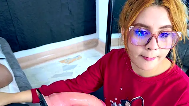 LizzyOlsen online show from April 24, 4:48 am