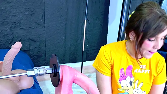 LizzyOlsen online show from May 17, 4:43 am