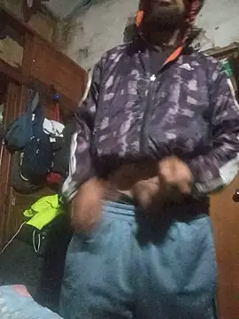 hairy mannn online show from June 17, 6:49 am