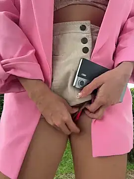 roxyrougee online show from April 29, 12:20 pm