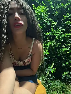 Snapshot of roxyrougee chatting on June 27, 10:53 am roxyrougee online show from June 27, 10:53 am