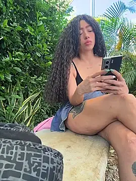 Snapshot of roxyrougee chatting on July 28, 2:13 pm roxyrougee online show from July 28, 2:13 pm