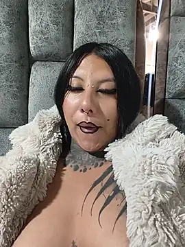 missashlyrosette online show from July 13, 1:19 am