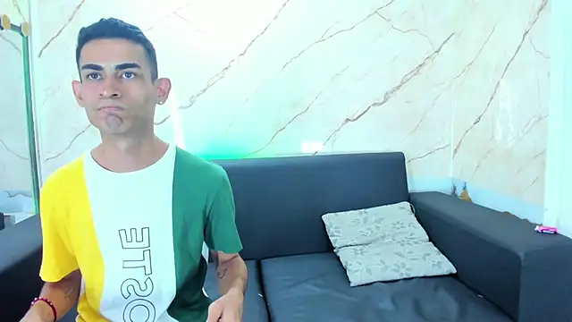 Snapshot of Golldens_Dreamss chatting on September 9, 3:39 am Golldens Dreamss online show from September 9, 3:39 am