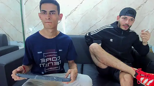 Snapshot of Golldens_Dreamss chatting on September 16, 4:35 am Golldens Dreamss online show from September 16, 4:35 am