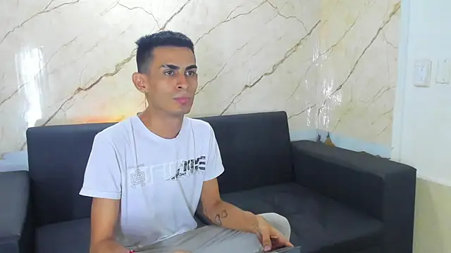 Snapshot of Golldens_Dreamss chatting on September 26, 7:29 pm Golldens Dreamss online show from September 26, 7:29 pm