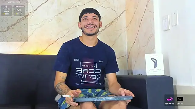 Snapshot of Golldens_Dreamss chatting on September 30, 7:52 pm Golldens Dreamss online show from September 30, 7:52 pm