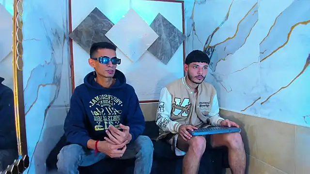 Snapshot of Golldens_Dreamss chatting on October 15, 7:58 pm Golldens Dreamss online show from October 15, 7:58 pm