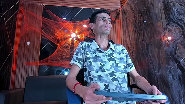 Snapshot of Golldens_Dreamss chatting on November 2, 7:11 am Golldens Dreamss online show from November 2, 7:11 am