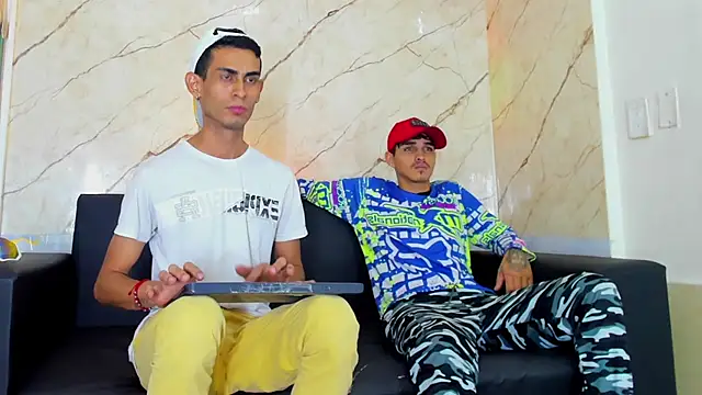 Snapshot of Golldens_Dreamss chatting on November 5, 1:00 pm Golldens Dreamss online show from November 5, 1:00 pm