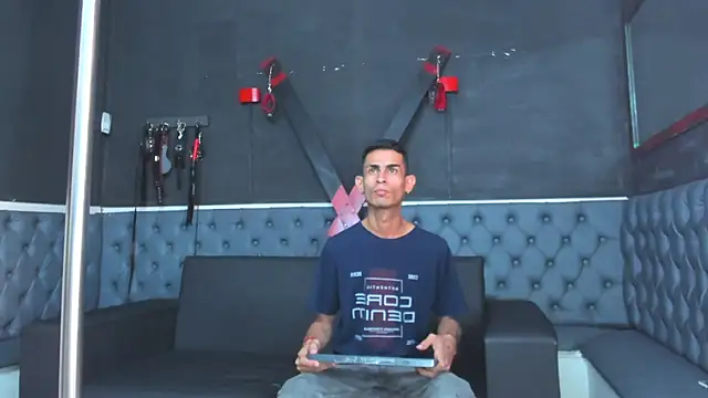 Snapshot of Golldens_Dreamss chatting on November 17, 12:22 pm Golldens Dreamss online show from November 17, 12:22 pm